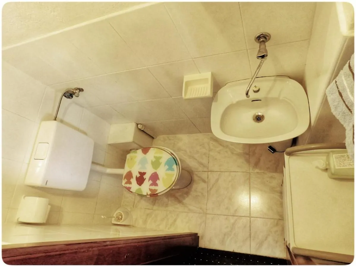 Littlevenice Appartme 50M From Sea Trogir 0*,
